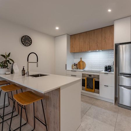 Вилла Urban Nest - Entire Townhouse And Free Parking Крайстчёрч Экстерьер фото